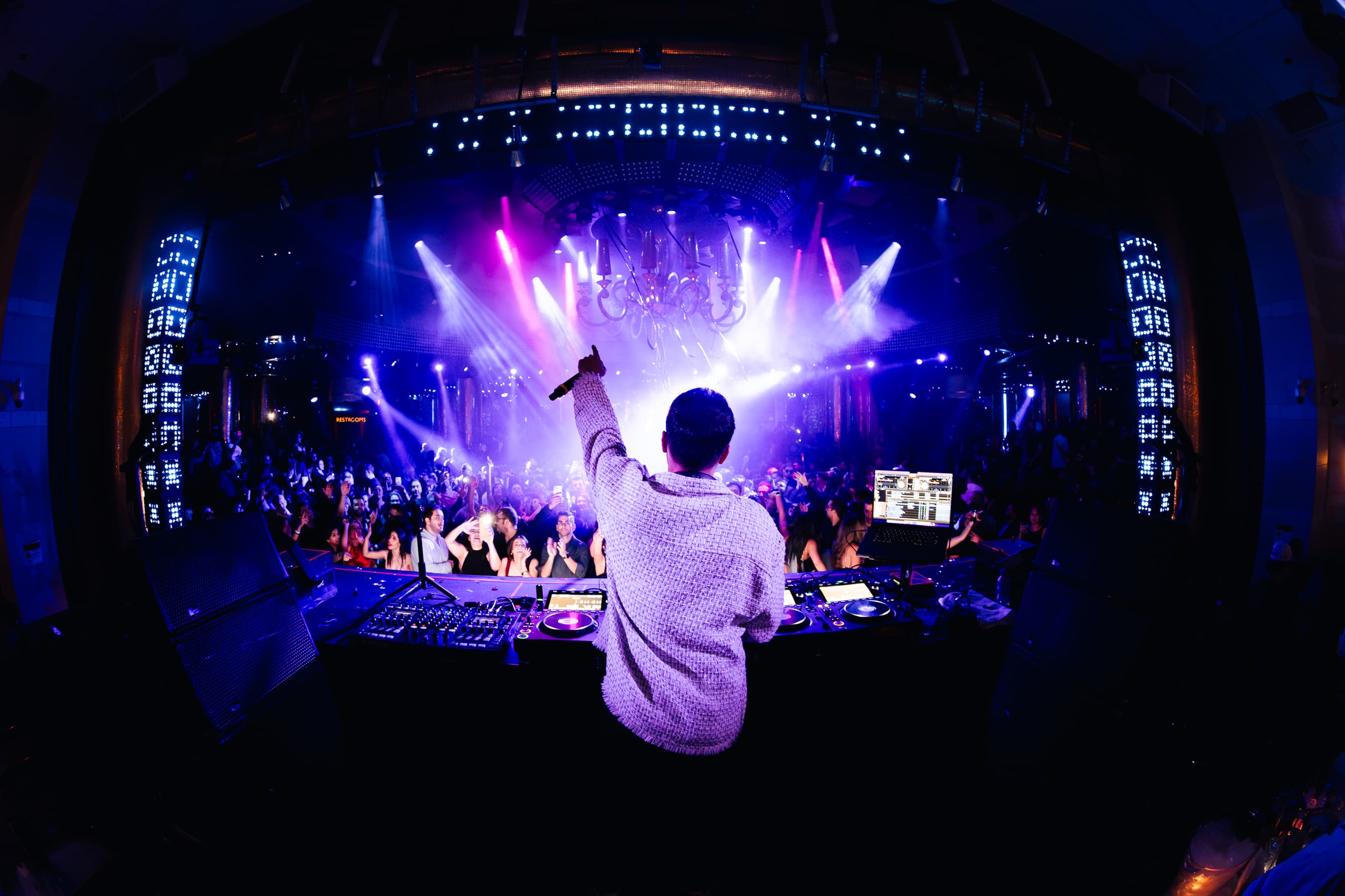 Deejay Al on stage